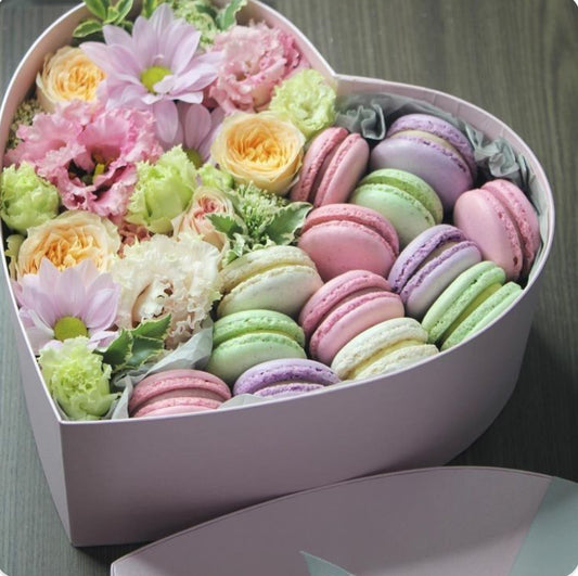 Flower & Macaron Box