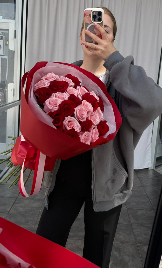 25 pink and red roses