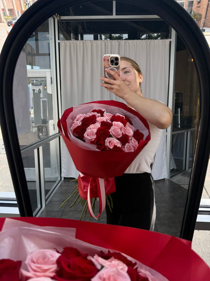 25 pink and red roses